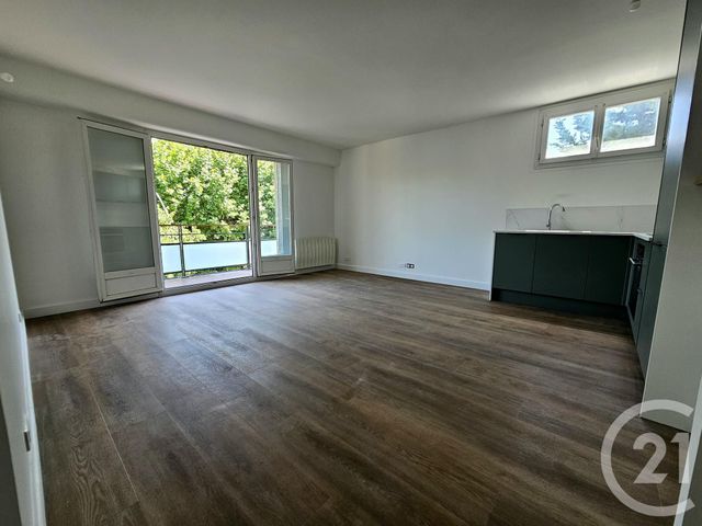 Appartement F3 à louer ST MAUR DES FOSSES
