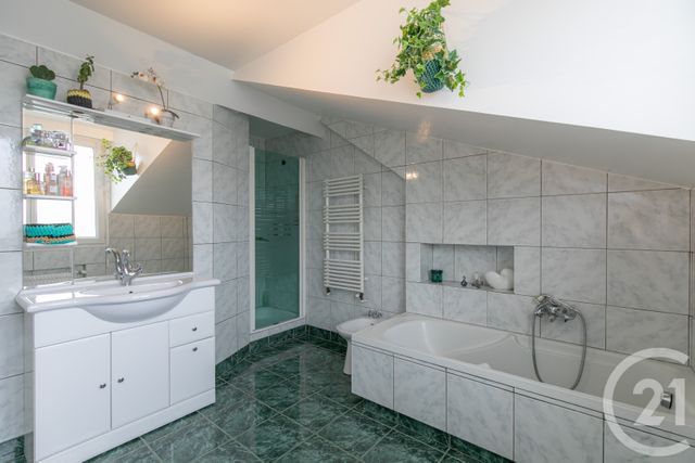 Appartement Duplex &agrave; vendre - 6 pi&egrave;ces - 104,63 m2 - Chennevieres Sur Marne - 94 - ILE-DE-FRANCE