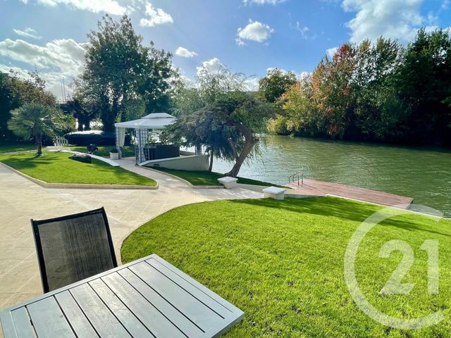 Maison &agrave; louer - 5 pi&egrave;ces - 233,28 m2 - Chennevieres Sur Marne - 94 - ILE-DE-FRANCE