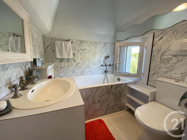 Maison &agrave; louer - 5 pi&egrave;ces - 233,28 m2 - Chennevieres Sur Marne - 94 - ILE-DE-FRANCE