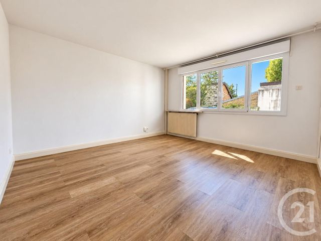 Appartement F2 à vendre ST MAUR DES FOSSES