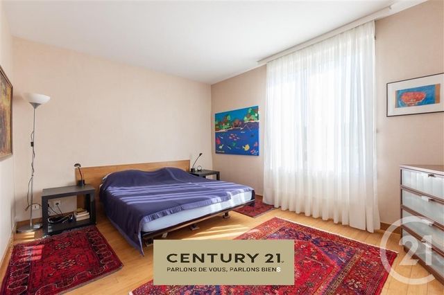 Maison à vendre - 8 pièces - 220 m2 - La Varenne St Hilaire - 94 - ILE-DE-FRANCE