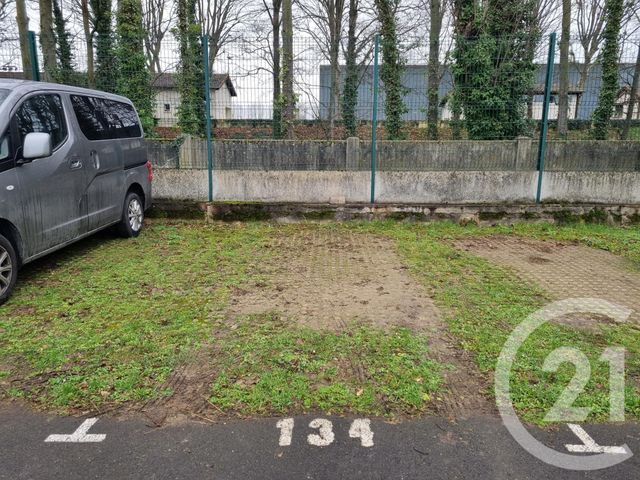 parking - ST MAUR DES FOSSES - 94