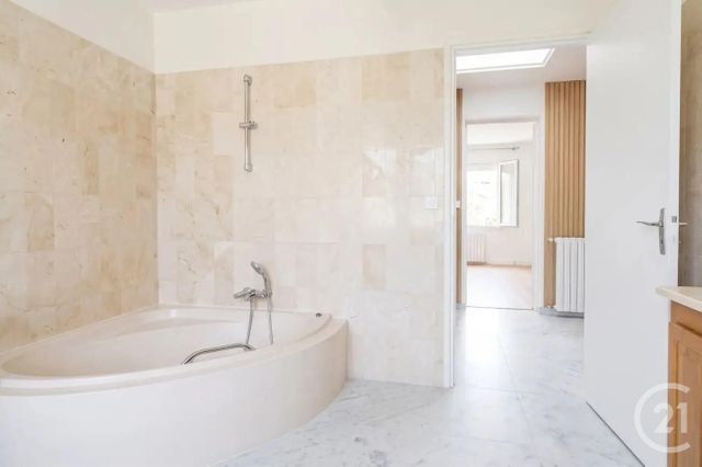 Maison &agrave; vendre - 11 pi&egrave;ces - 255,52 m2 - St Maur Des Fosses - 94 - ILE-DE-FRANCE
