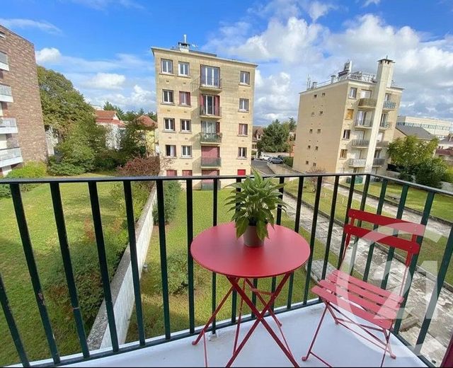 Appartement F1 à vendre ST MAUR DES FOSSES
