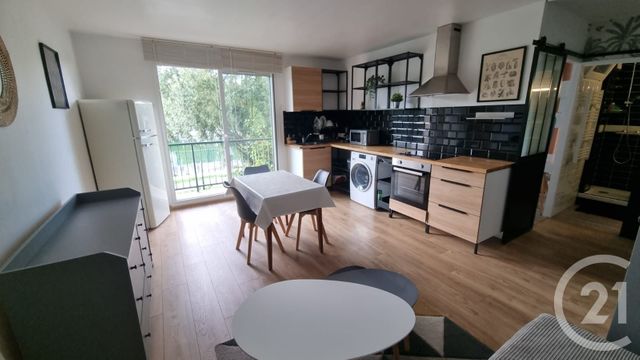 Appartement à louer ST MAUR DES FOSSES