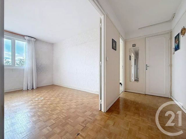 Appartement F2 à vendre ST MAUR DES FOSSES
