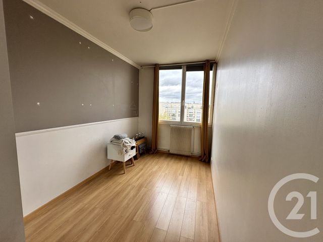 Afficher la photo en grand Appartement F3 à vendre - 4 pièces - 76,87 m2 - St Maur Des Fosses - 94 - ILE-DE-FRANCE