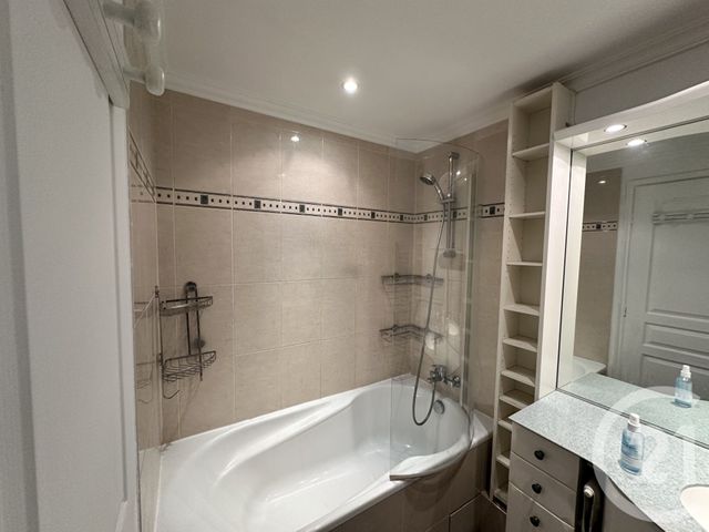 Afficher la photo en grand Appartement F3 à vendre - 4 pièces - 76,87 m2 - St Maur Des Fosses - 94 - ILE-DE-FRANCE