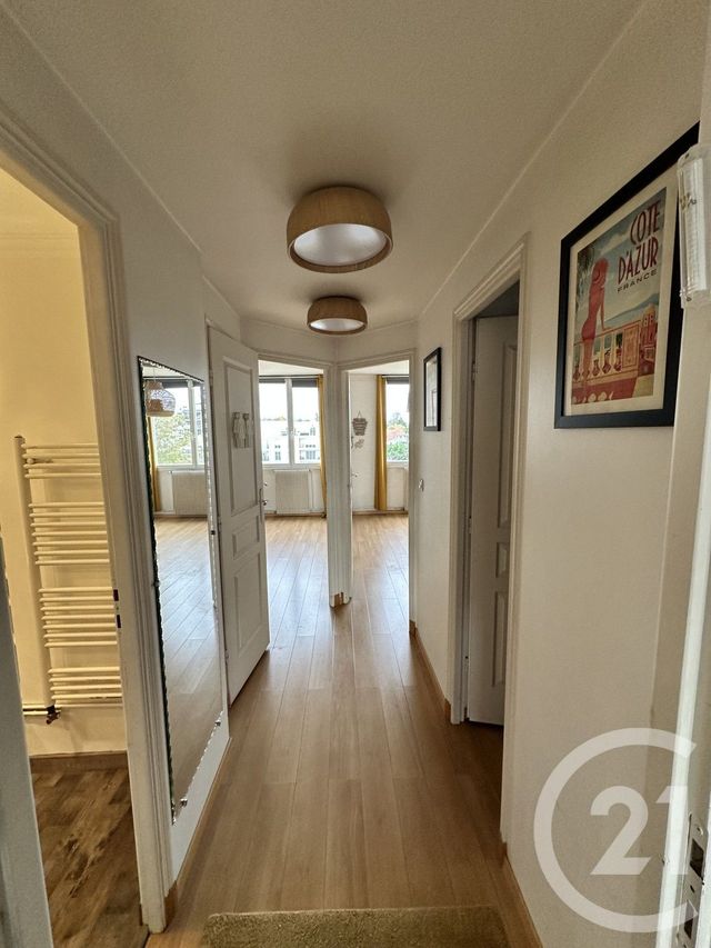 Afficher la photo en grand Appartement F3 à vendre - 4 pièces - 76,87 m2 - St Maur Des Fosses - 94 - ILE-DE-FRANCE